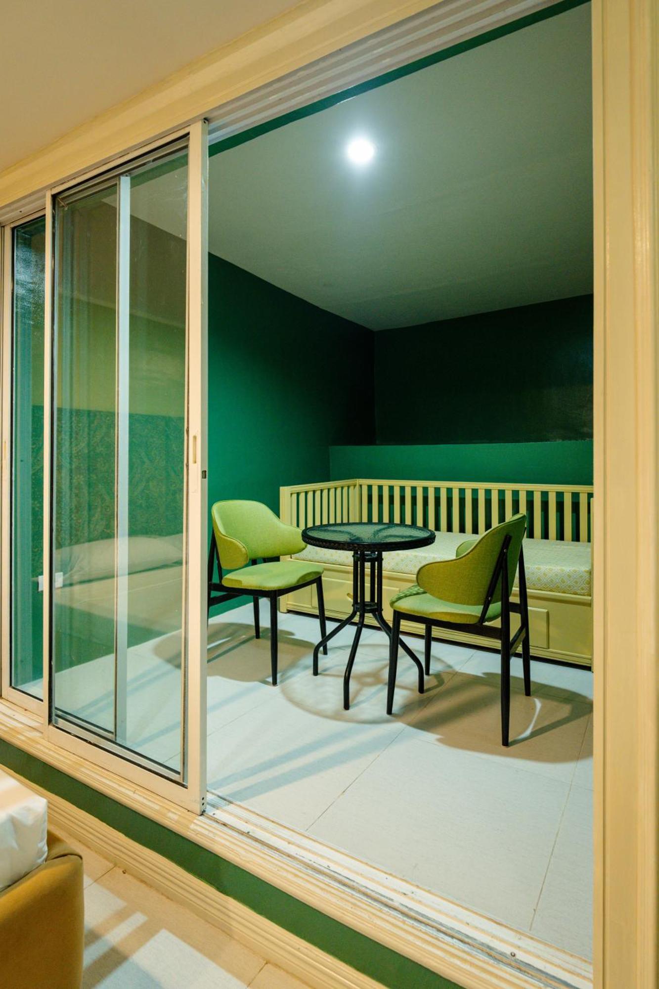 Jacobs Hill Tagaytay Panzió Tagaytay City Kültér fotó