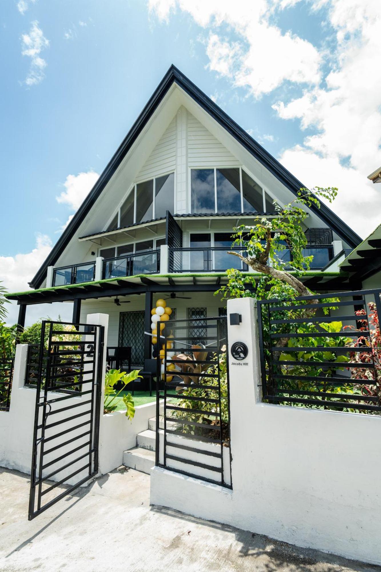 Jacobs Hill Tagaytay Panzió Tagaytay City Kültér fotó